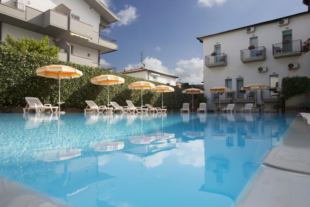פונטבלנדה Hotel Rombino מראה חיצוני תמונה