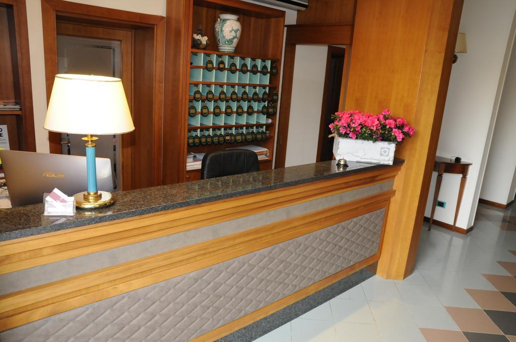 פונטבלנדה Hotel Rombino מראה חיצוני תמונה