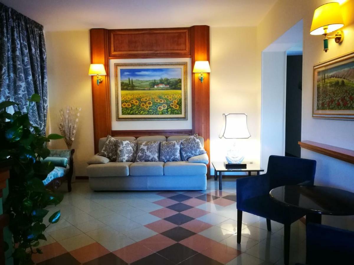 פונטבלנדה Hotel Rombino מראה חיצוני תמונה